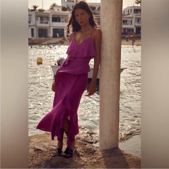 Zara Dresses & Skirts - Zara limited edition Linen blend ruffled midi dress you cannot miss